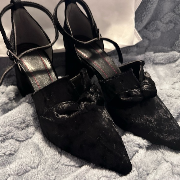 Velvet Block Heeled Shoes - Picture 1 of 3